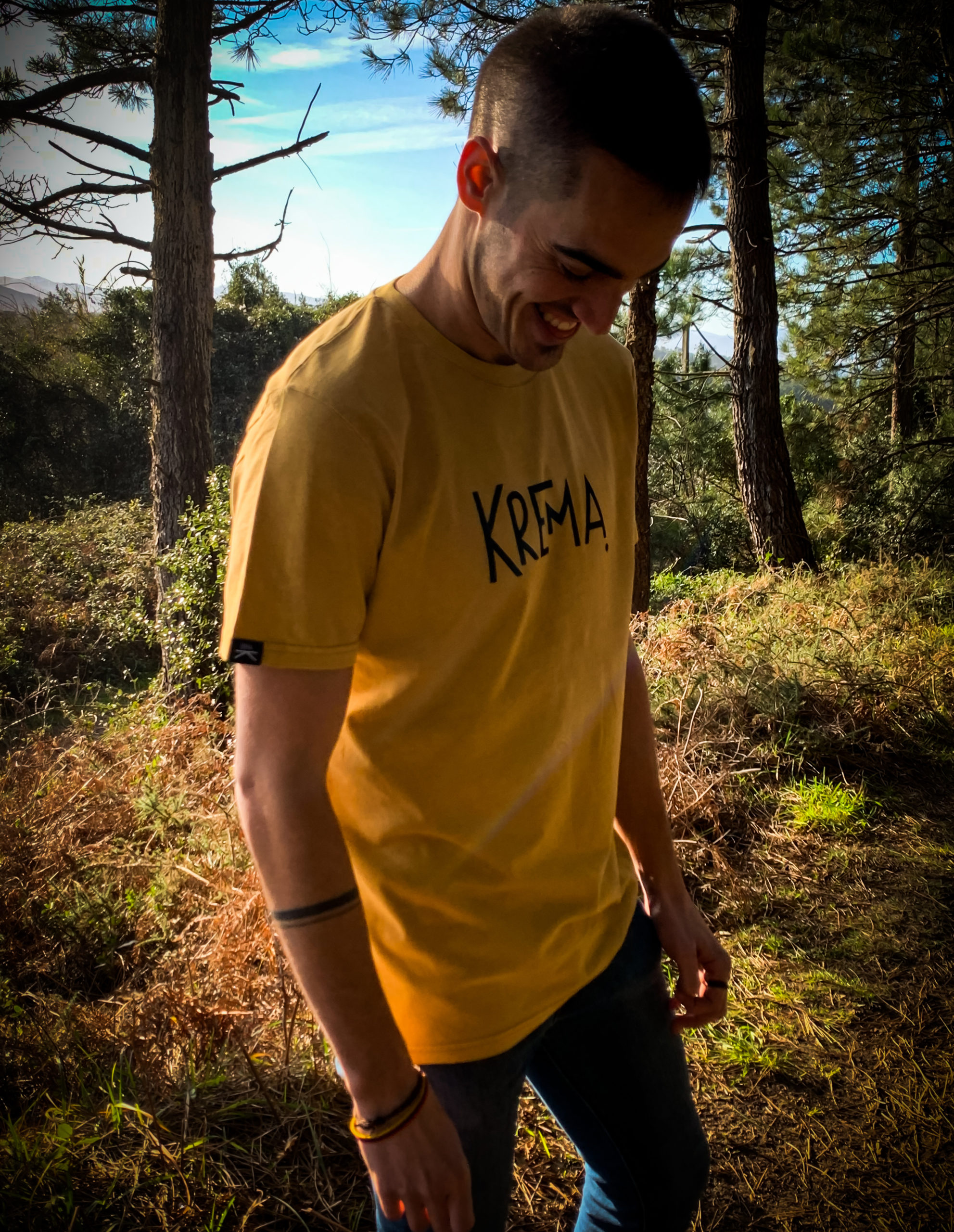 CAMISETA KREMA MUSTARD SERIGRAFIADO