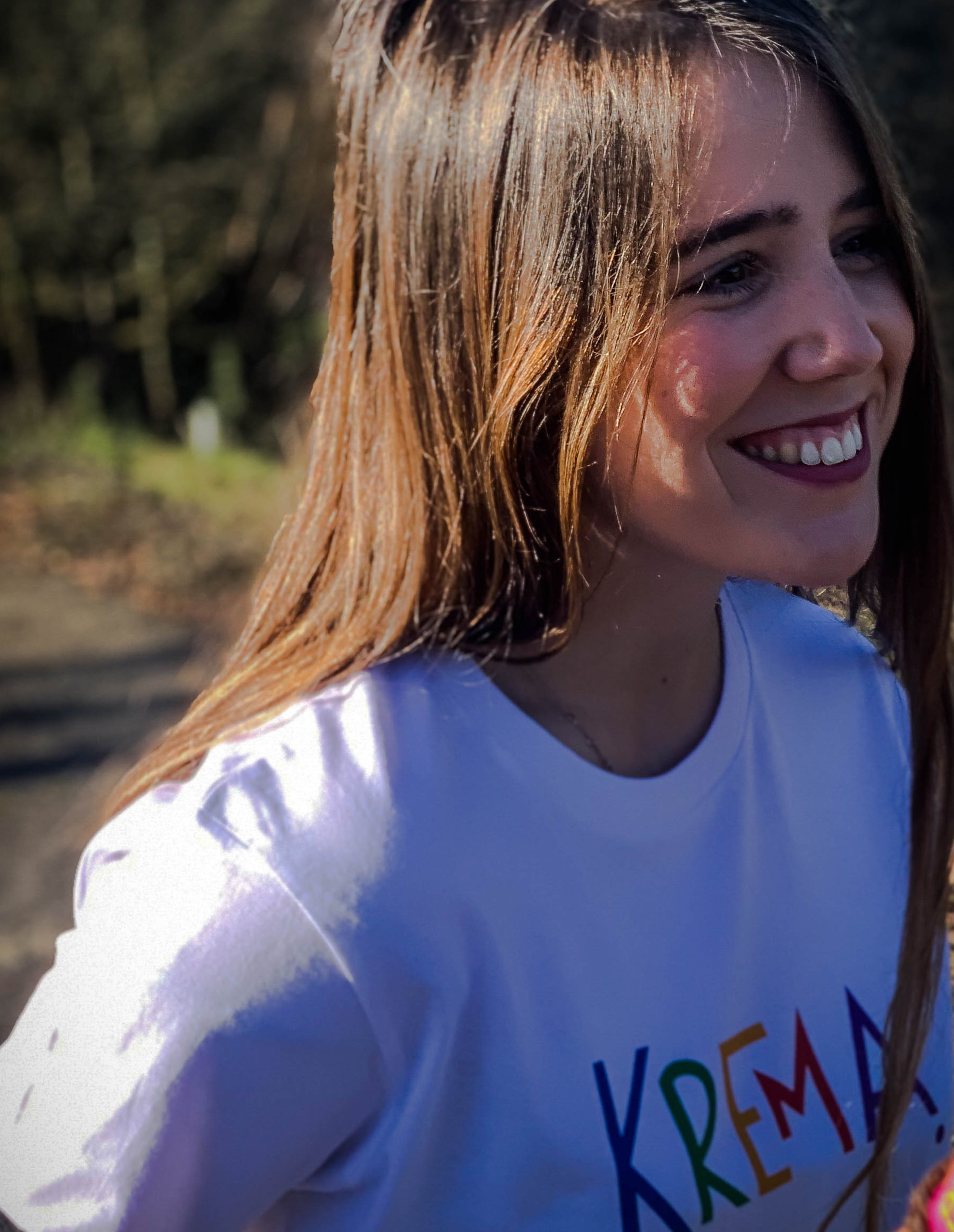 CAMISETA KREMA BLANCO SERIGRAFIADO COLOR