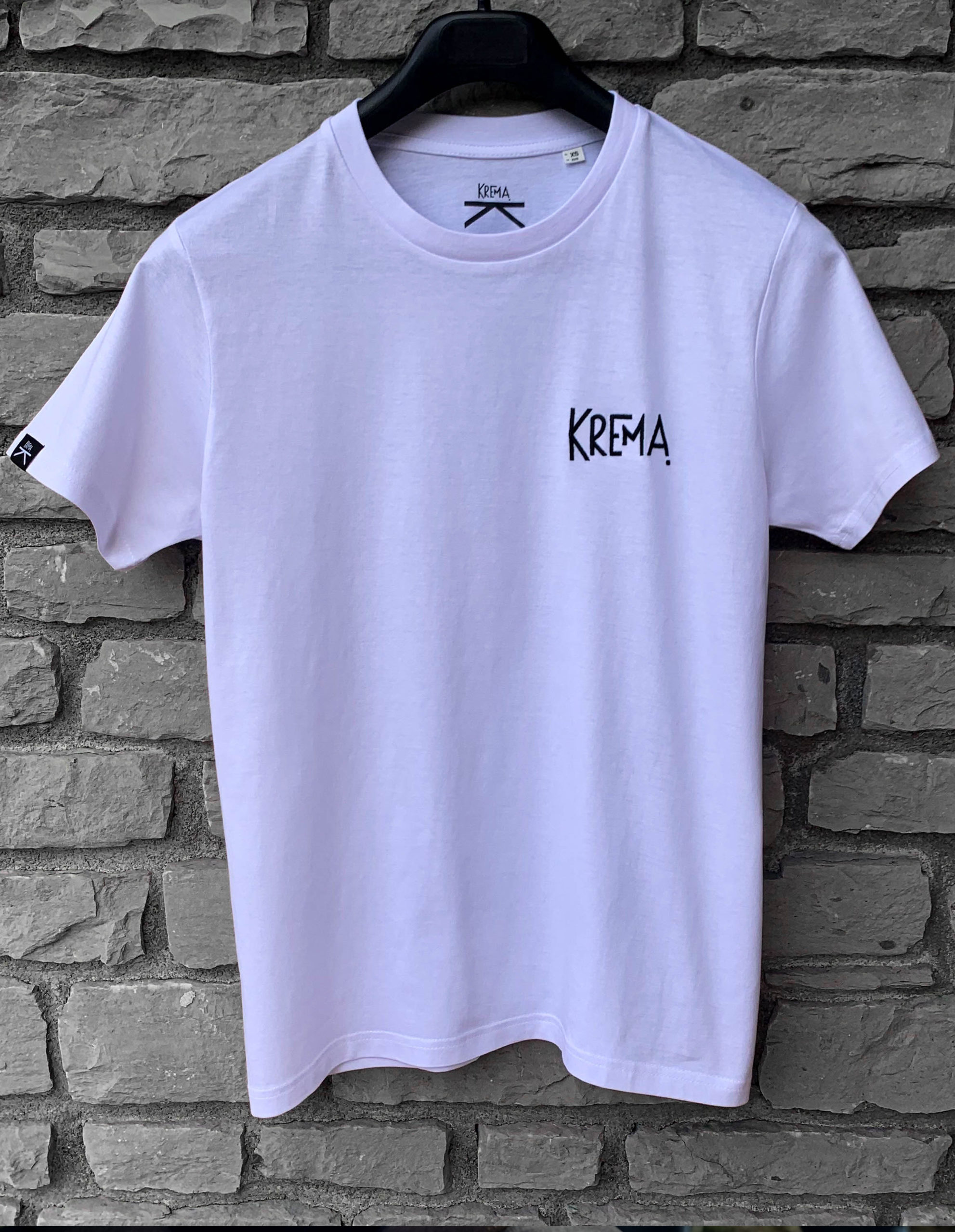 CAMISETA KREMA BLANCO BORDADO NEGRO