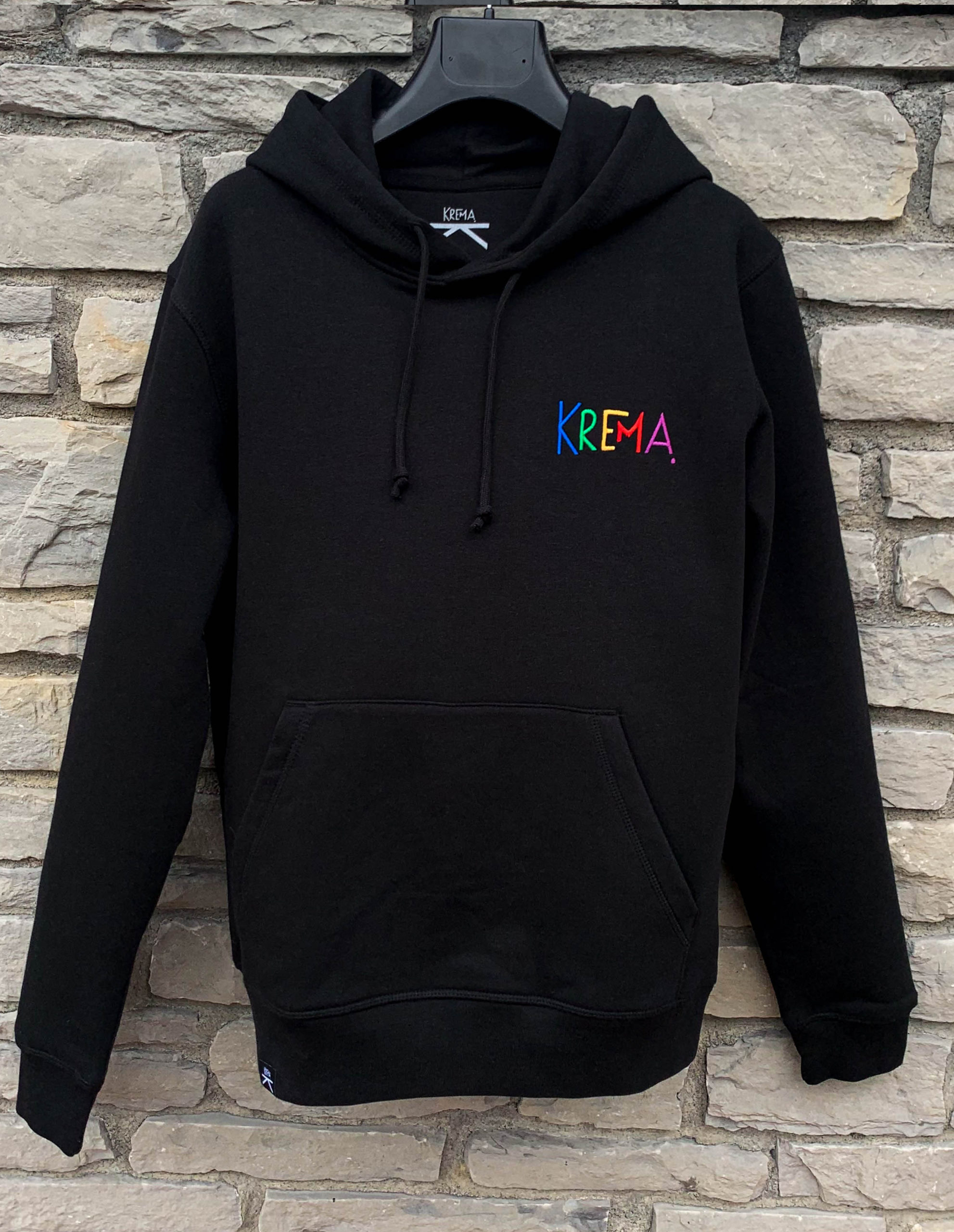 SUDADERA KREMA NEGRO BORDADO COLOR